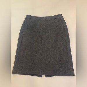 Ann Taylor pencil skirt size 12, navy and white, small check, lined (J)